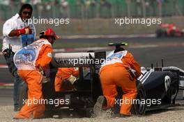 28.10.2011 New Delhi, India, Pastor Maldonado (VEN), AT&T Williams spins off the track - Formula 1 World Championship, Rd 17, Indian Grand Prix, Friday Practice
