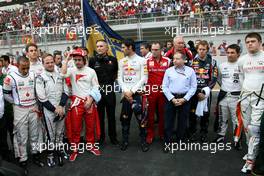 30.10.2011 New Delhi, India,  Minute of silence on the grid, Jean Todt (FRA), FIA President  - Formula 1 World Championship, Rd 17, Indian Grand Prix, Sunday Pre-Race Grid