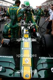 30.10.2011 New Delhi, India,  Heikki Kovalainen (FIN), Team Lotus  - Formula 1 World Championship, Rd 17, Indian Grand Prix, Sunday Pre-Race Grid