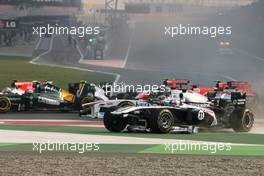 30.10.2011 New Delhi, India,  Start of the race, Rubens Barrichello (BRA), Williams F1 Team  - Formula 1 World Championship, Rd 17, Indian Grand Prix, Sunday Race