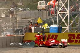 29.10.2011 New Delhi, India, Felipe Massa (BRA), Scuderia Ferrari crashes out - Formula 1 World Championship, Rd 17, Indian Grand Prix, Saturday Qualifying