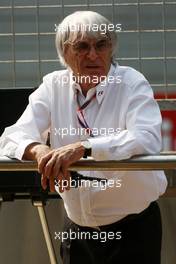 29.10.2011 New Delhi, India, Bernie Ecclestone (GBR) - Formula 1 World Championship, Rd 17, Indian Grand Prix, Saturday Practice