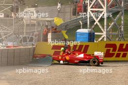 29.10.2011 New Delhi, India, Felipe Massa (BRA), Scuderia Ferrari crashes out - Formula 1 World Championship, Rd 17, Indian Grand Prix, Saturday Qualifying