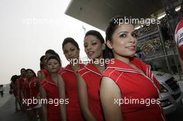 29.10.2011 New Delhi, India, grid girls  - Formula 1 World Championship, Rd 17, Indian Grand Prix, Saturday Qualifying