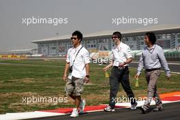 27.10.2011 New Delhi, India, Kamui Kobayashi (JAP), Sauber F1 Team walks the track - Formula 1 World Championship, Rd 17, Indian Grand Prix, Thursday
