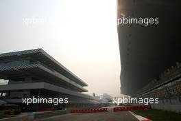 26.10.2011 New Delhi, India, Track atmosphere, main straight - Formula 1 World Championship, Rd 17, Indian Grand Prix, Wednesday