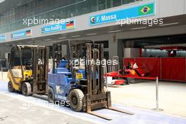 26.10.2011 New Delhi, India, Pitlane preperations- Formula 1 World Championship, Rd 17, Indian Grand Prix, Wednesday