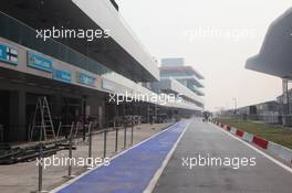 26.10.2011 New Delhi, India, The pit lane  - Formula 1 World Championship, Rd 17, Indian Grand Prix, Wednesday