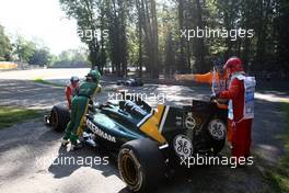 09.09.2011 Monza, Italy,  Heikki Kovalainen (FIN), Team Lotus stops on track - Formula 1 World Championship, Rd 13, Italian Grand Prix, Friday Practice