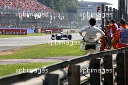 11.09.2011 Monza, Italy,  Sergio Pérez (MEX), Sauber F1 Team watches the action - Formula 1 World Championship, Rd 13, Italian Grand Prix, Sunday Race