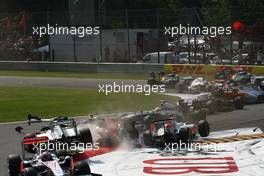 11.09.2011 Monza, Italy, the crash at turn 1 caused by Vitantonio Liuzzi (ITA), Hispania Racing Team, HRT  - Formula 1 World Championship, Rd 13, Italian Grand Prix, Sunday Race