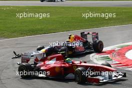 11.09.2011 Monza, Italy, Mark Webber (AUS), Red Bull Racing crashes with Felipe Massa (BRA), Scuderia Ferrari  - Formula 1 World Championship, Rd 13, Italian Grand Prix, Sunday Race