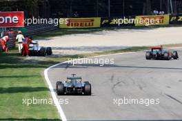 11.09.2011 Monza, Italy,  Sergio Pérez (MEX), Sauber F1 Team stopping on track - Formula 1 World Championship, Rd 13, Italian Grand Prix, Sunday Race