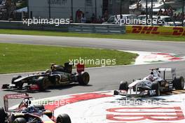 11.09.2011 Monza, Italy, Bruno Senna (BRA), Lotus Renault GP and Kamui Kobayashi (JAP), Sauber F1 Team  - Formula 1 World Championship, Rd 13, Italian Grand Prix, Sunday Race