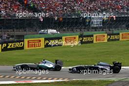 11.09.2011 Monza, Italy,  Michael Schumacher (GER), Mercedes GP Petronas F1 Team, Pastor Maldonado (VEN), AT&T Williams - Formula 1 World Championship, Rd 13, Italian Grand Prix, Sunday Race