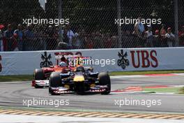 11.09.2011 Monza, Italy, Sebastian Vettel (GER), Red Bull Racing and Fernando Alonso (ESP), Scuderia Ferrari  - Formula 1 World Championship, Rd 13, Italian Grand Prix, Sunday Race