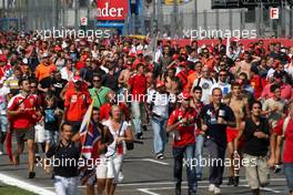 11.09.2011 Monza, Italy,  Fans on the track - Formula 1 World Championship, Rd 13, Italian Grand Prix, Sunday