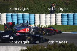 12.02.2011 Jerez, Spain,  Lewis Hamilton (GBR), McLaren Mercedes, MP4-26, Rubens Barrichello (BRA), AT&T Williams, FW33 - Formula 1 Testing - Formula 1 World Championship