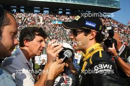 09.10.2011 Suzuka, Japan, Bruno Senna (BRA), Lotus Renault GP  - Formula 1 World Championship, Rd 15, Japanese Grand Prix, Sunday Pre-Race Grid
