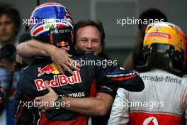 16.10.2011 Yeongam, Korea,  Mark Webber (AUS), Red Bull Racing and Lewis Hamilton (GBR), McLaren Mercedes  - Formula 1 World Championship, Rd 16, Korean Grand Prix, Sunday Podium