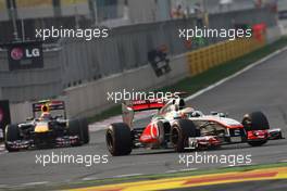 16.10.2011 Yeongam, Korea, Lewis Hamilton (GBR), McLaren Mercedes leads Mark Webber (AUS), Red Bull Racing  - Formula 1 World Championship, Rd 16, Korean Grand Prix, Sunday Race