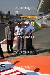 13.10.2011 Yeongam, Korea, Charlie Whiting (GBR), FIA Safty delegate, Race director & offical starter  - Formula 1 World Championship, Rd 16, Korean Grand Prix, Thursday