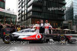 04.02.2011 Berlin, Germany,  Lewis Hamilton (GBR), McLaren Mercedes, Martin Whitmarsh (GBR), McLaren, Chief Executive Officer, Jenson Button (GBR), McLaren Mercedes - Vodafone McLaren Mercedes MP4-26 Launch - Formula 1 World Championship