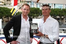 27.05.2011 Monte Carlo, Monaco,  TW Steel CEO Jordy Cobelens with David Coulthard (GBR) and his new TW Steel watch - Formula 1 World Championship, Rd 06, Monaco Grand Prix, Friday