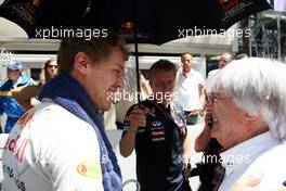 29.05.2011 Monte Carlo, Monaco,  Sebastian Vettel (GER), Red Bull Racing, Bernie Ecclestone (GBR) - Formula 1 World Championship, Rd 06, Monaco Grand Prix, Sunday Pre-Race Grid