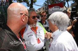 29.05.2011 Monte Carlo, Monaco,  Bernie Ecclestone (GBR) with Vijay Mallya (IND) Force India F1 Team Owner - Formula 1 World Championship, Rd 06, Monaco Grand Prix, Sunday Pre-Race Grid