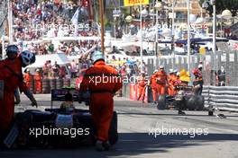 29.05.2011 Monte Carlo, Monaco,  Vitaly Petrov (RUS), Lotus Renault GP, has a crash with Jaime Alguersuari (ESP), Scuderia Toro Rosso - Formula 1 World Championship, Rd 06, Monaco Grand Prix, Sunday Race