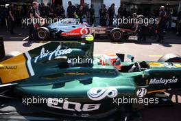 26.05.2011 Monte Carlo, Monaco,  Jenson Button (GBR), McLaren Mercedes, Jarno Trulli (ITA), Team Lotus - Formula 1 World Championship, Rd 06, Monaco Grand Prix, Thursday Practice