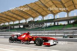 08.04.2011 Sepang, Malaysia,  Fernando Alonso (ESP), Scuderia Ferrari - Formula 1 World Championship, Rd 02, Malaysian Grand Prix, Friday Practice