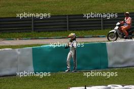 08.04.2011 Sepang, Malaysia,  Pastor Maldonado (VEN), AT&T Williams crashed when entering the pits - Formula 1 World Championship, Rd 02, Malaysian Grand Prix, Friday Practice