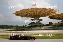 08.04.2011 Sepang, Malaysia,  Nick Heidfeld (GER), Lotus Renault GP - Formula 1 World Championship, Rd 02, Malaysian Grand Prix, Friday Practice