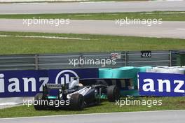 08.04.2011 Sepang, Malaysia,  Pastor Maldonado (VEN), AT&T Williams crashed when entering the pits - Formula 1 World Championship, Rd 02, Malaysian Grand Prix, Friday Practice