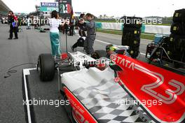 10.04.2011 Sepang, Malaysia,  Vitantonio Liuzzi (ITA), Hispania Racing Team, HRT  - Formula 1 World Championship, Rd 02, Malaysian Grand Prix, Sunday Pre-Race Grid