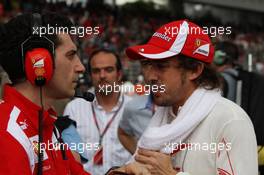 10.04.2011 Sepang, Malaysia,  Fernando Alonso (ESP), Scuderia Ferrari - Formula 1 World Championship, Rd 02, Malaysian Grand Prix, Sunday Pre-Race Grid