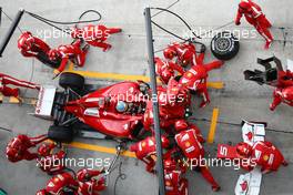 10.04.2011 Sepang, Malaysia,  Fernando Alonso (ESP), Scuderia Ferrari gets a new nose cone - Formula 1 World Championship, Rd 02, Malaysian Grand Prix, Sunday Race