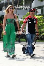 10.04.2011 Sepang, Malaysia,  Timo Glock (GER), Virgin Racing and his girlfriend Isabell reis (GER) - Formula 1 World Championship, Rd 02, Malaysian Grand Prix, Sunday Race