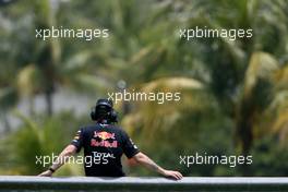 09.04.2011 Sepang, Malaysia,  Red Bull Racing mechanic on track - Formula 1 World Championship, Rd 02, Malaysian Grand Prix, Saturday Practice