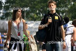 23.09.2011 Singapore, Singapore,  Romain Grosjean (FRA) , Lotus Renault GP and his girlfriend Marion Joles (FRA) - Formula 1 World Championship, Rd 14, Singapore Grand Prix, Friday