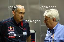23.09.2011 Singapore, Singapore, Franz Tost (AUT), Scuderia Toro Rosso, Team Principal with Charlie Whiting (GBR), FIA Safty delegate, Race director & offical starter  - Formula 1 World Championship, Rd 14, Singapore Grand Prix, Friday