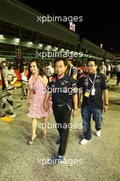 25.09.2011 Singapore, Singapore, Chaleo Yoovidhya, 49% Owner of Red Bull - Formula 1 World Championship, Rd 14, Singapore Grand Prix, Sunday Pre-Race Grid