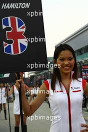 25.09.2011 Singapore, Singapore, Grid girl - Formula 1 World Championship, Rd 14, Singapore Grand Prix, Sunday Grid Girl