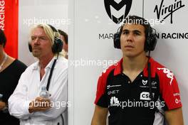 24.09.2011 Singapore, Singapore, Sir Richard Branson with Robert Wickens  - Formula 1 World Championship, Rd 14, Singapore Grand Prix, Saturday Qualifying