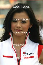 24.09.2011 Singapore, Singapore,  Grid girl - Formula 1 World Championship, Rd 14, Singapore Grand Prix, Saturday