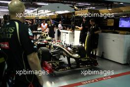 24.09.2011 Singapore, Singapore,  Bruno Senna (BRE), Renault F1 Team  - Formula 1 World Championship, Rd 14, Singapore Grand Prix, Saturday Practice