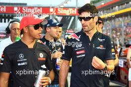 25.09.2011 Singapore, Singapore, Lewis Hamilton (GBR), McLaren Mercedes and Mark Webber (AUS), Red Bull Racing  - Formula 1 World Championship, Rd 14, Singapore Grand Prix, Sunday