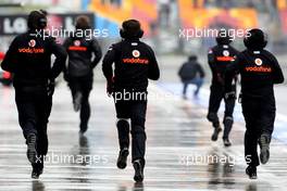 06.05.2011 Istanbul, Turkey,  McLaren Mercedes mechanics - Formula 1 World Championship, Rd 04, Turkish Grand Prix, Friday Practice